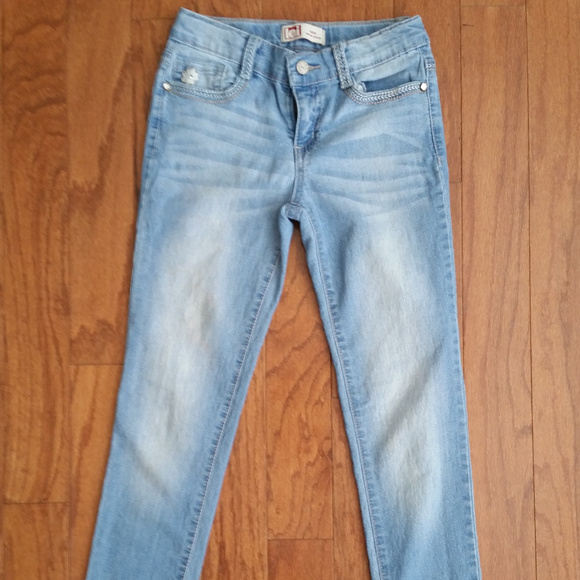 Girls Jeans, Shorts & Sleeveless Jean Jacket - Picture 4 of 8